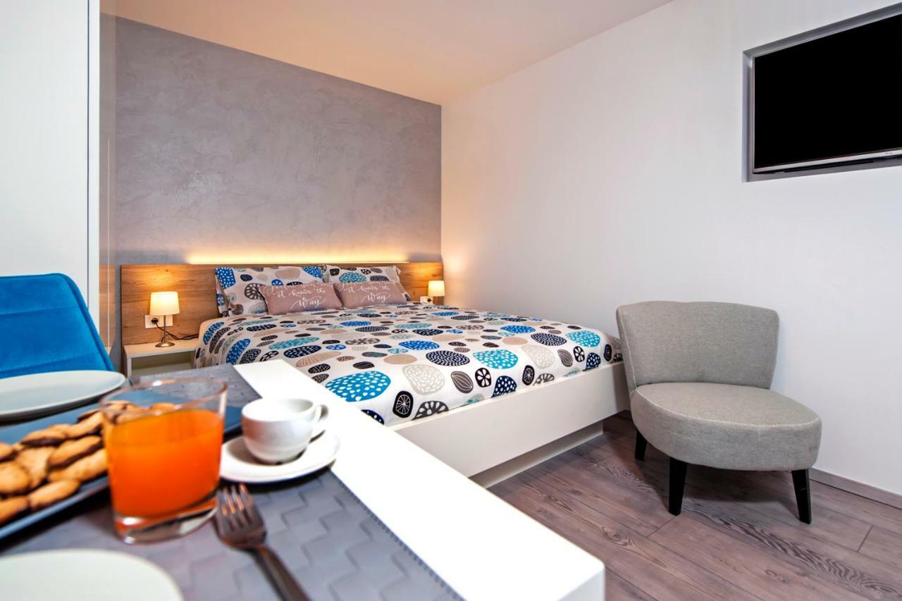 Studio Apartment Kris Rovinj Exterior photo