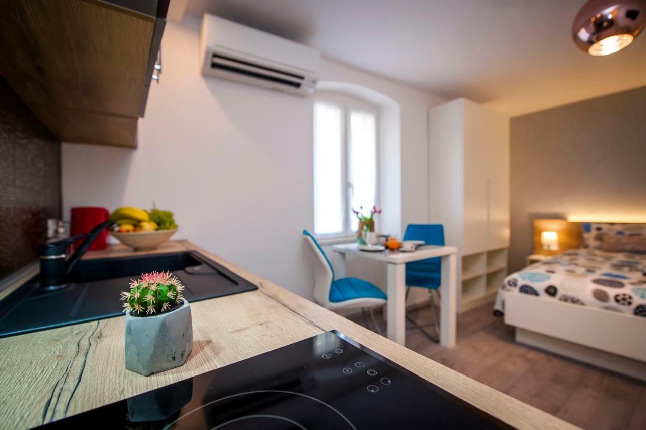 Studio Apartment Kris Rovinj Exterior photo